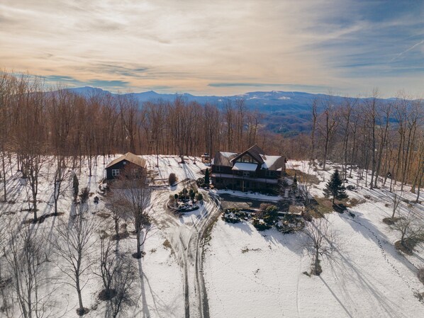 Welcome to Wolf Ridge Lodge!