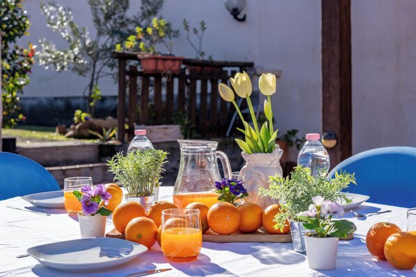 Outdoor dining