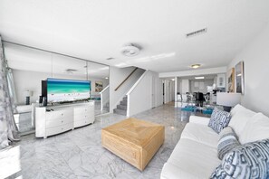 Seacrest 8 | Living Room, Roku TV
