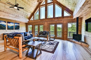Welcome to Laurel Creek Falls! Please note: The gas grill on the deck is no longer there. However, there is a small charcoal grill.