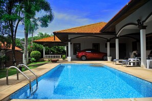 Kesorn Charming Authentic Thai Pool Villa Phuket (4000)