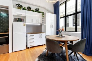 Well-equipped kitchenette