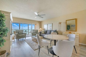 Dolphin Way 2 bed/2ba Gulf View Condo GCV3-005 (1858)