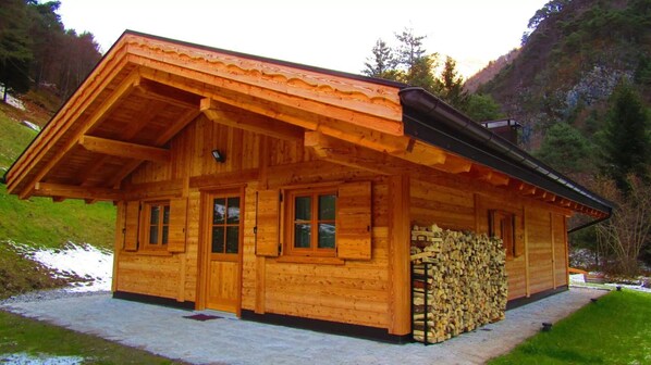 Building Exterior, Outdoor
