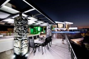 Balcony / Terrace / Patio, Building Exterior, Outdoor, Scenic View