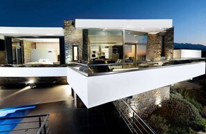 Building Exterior, Outdoor, Pool