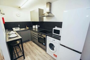 Cook up a storm in this fully equipped kitchen – perfect for home-cooked meals