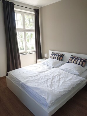 Ferienwohnung Dachsbau, 1-7 Personen (75 m²)-Gemütliches Schlafzimmer mit Doppelbett