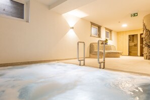 Holiday Home Swimming Pool