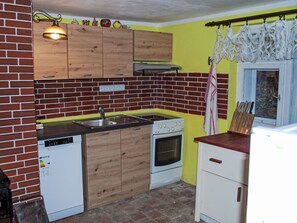 Cuisine, Appareil De Cuisine, Comptoir, Bois, Principaux Appliance, Cabinetry, Meubles, Design Intérieur, Sol, Cuisinière