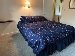 Upstairs bedroom with queen bed 