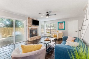 Relaxing Large Livingroom