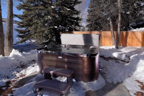 Brand new hot tub on the river