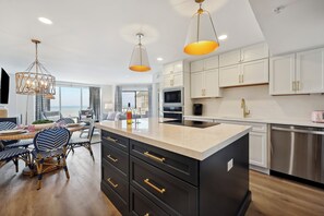 1401 Villamare | Kitchen - 1401 Villamare | Kitchen