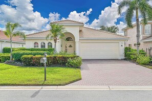 Lake Vista - Stunning 2 bedroom + den, 2 bathroom pool home with lake view at The Reserve at Estero