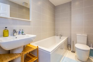 Whinney Hill, Durham - Host & Stay