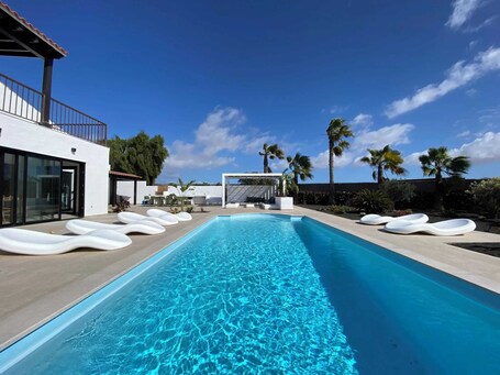 Vue sur piscine
