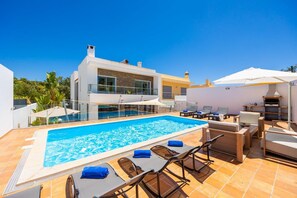 Beautiful villa with private pool and terrace