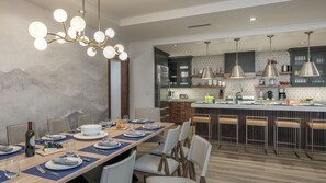 Dining to Kitchen