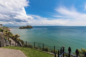Seaside Apartment, Close to Town Centre