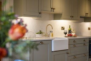 The Horse Box, Leyburn: Delightful well-appointed kitchen