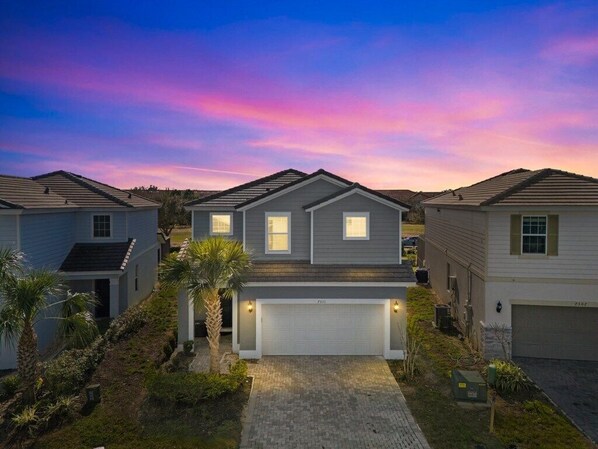 7311 Oakmoss Loop (0).jpg