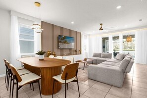 7311 Oakmoss Loop (4).jpg