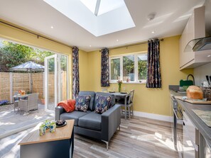 Open plan living space | Peacock Lodge, Thurlton