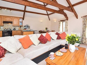 Living area | Miller’s Cottage - Fentrigan Manor Farm Holiday Cottages, Warbstow