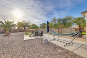 Backyard | Propane Fire Pit | Hammock | Gas Grill | Outdoor Dining