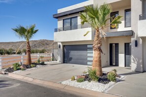 Townhome Exterior | 2,123 Sq Ft | Mountain Views