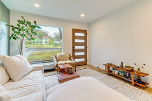 Living Room | Projector | Central A/C & Heating