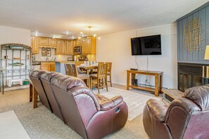 Living Area | Flat-Screen TV | Electric Fireplace