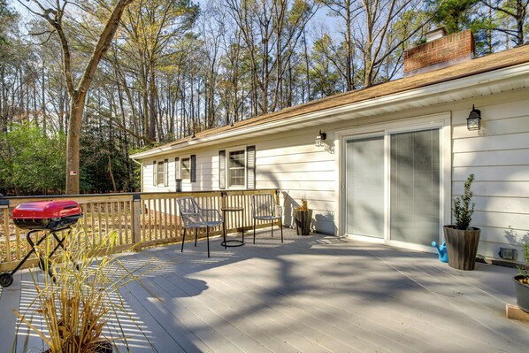 Delmar Vacation Rental | 3BR | 1.5BA | 2,018 Sq Ft | Step-Free Access