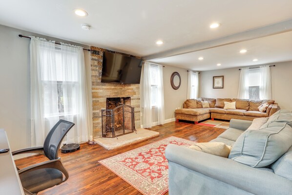 Foxborough Vacation Rental | 4BR | 2BA | 2,000 Sq Ft | 3 Steps Required to Enter