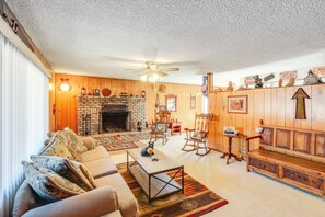 Living Room | Single-Story Home | Central Heating
