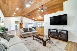 Living Room | 1st Floor | Free WiFi | Central Heating & A/C | Smart TV