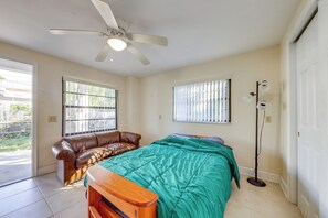 Studio Interior | Free WiFi | Central A/C | Full Bed