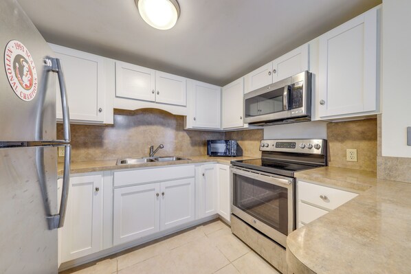 Key Largo Vacation Rental | Studio | 1BA | 550 Sq Ft | 2 Steps to Enter