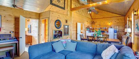 Quinlan Vacation Rental | 2BR | 2BA | 3 Steps Required | 1,200 Sq Ft