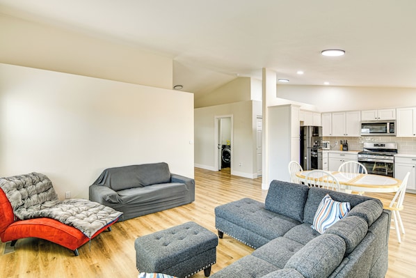 Fernley Vacation Rental | 3BR | 2BA | 1,250 Sq Ft | 2 Steps Required to Enter