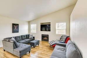 Living Room | Smart TV | Free WiFi