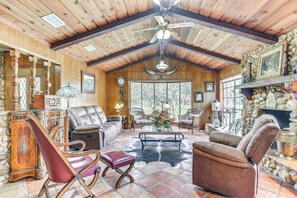 Living Area | Fireplace