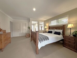 Bedroom 1 - 7