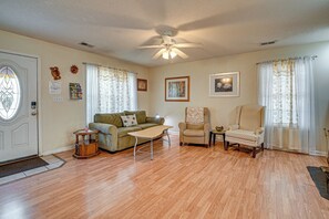 Living Room | Full Sleeper Sofa