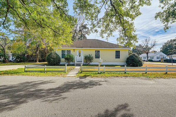 Conway Vacation Rental | 3BR | 2BA | Stairs Required | 1,200 Sq Ft