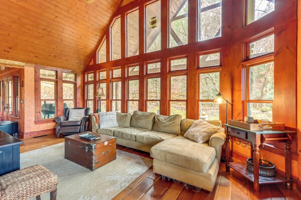 Suches Vacation Rental | 3BR | 3BA | 3,400 Sq Ft | 3 Steps to Enter