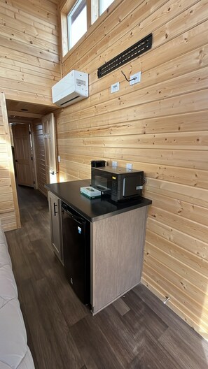King Bed, Coffee maker, Microwave, mini-fridge