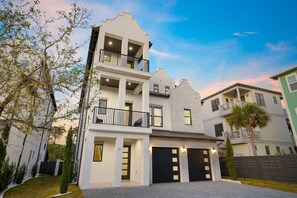Hey Jude - New Luxury Pet-Friendly Vacation Rental House with Private Pool and Spa Tub Near Gulf in Santa Rosa Beach, Florida - Five Star Properties Destin/30A
