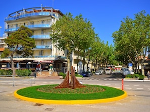 L'Eau, Plante, Ciel, Bâtiment, Piscine, Arbre, Bleu Azur, Fenêtre, Immobilier, Loisir